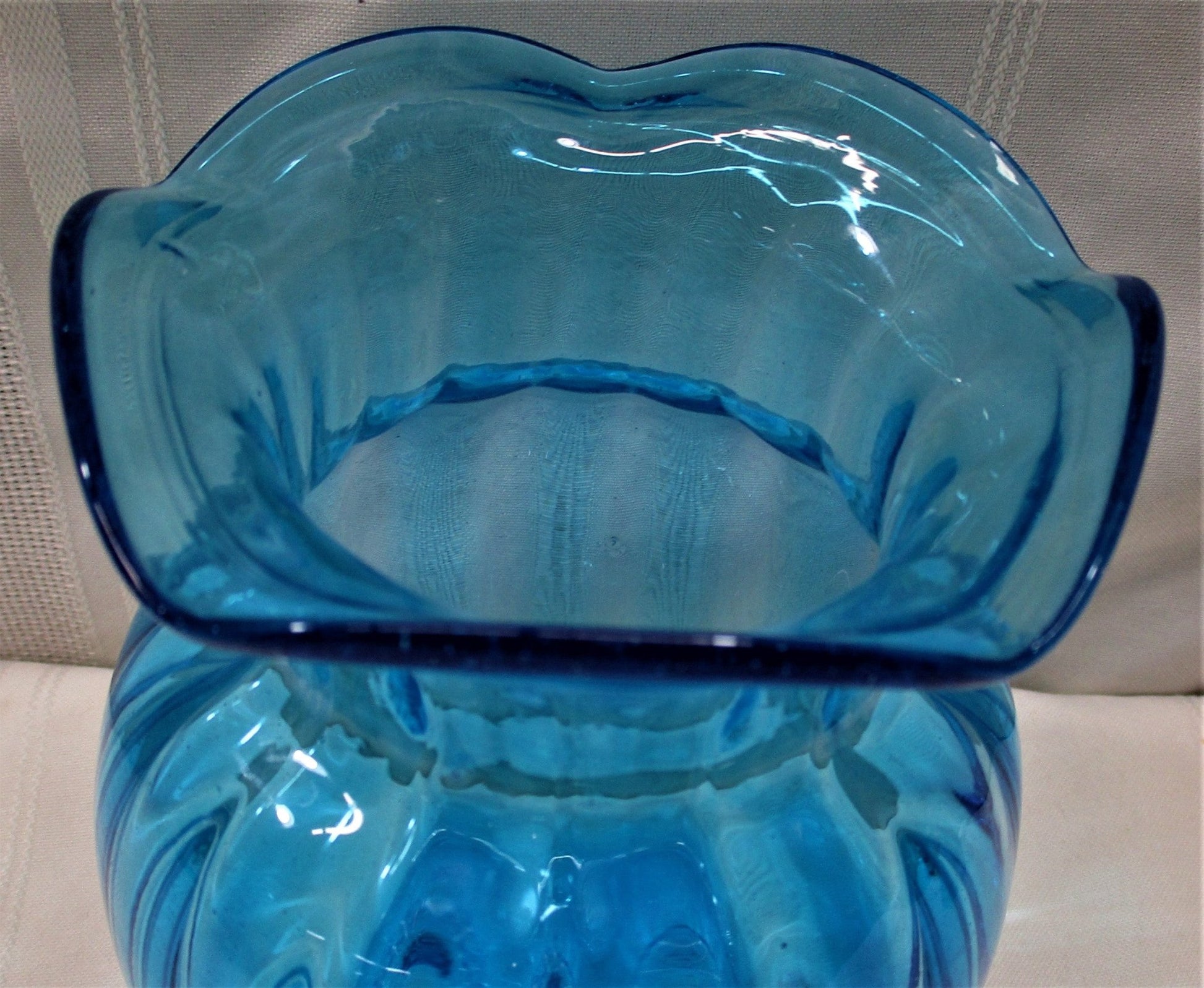 Art Glass Blue Vase (74709 - Cactus Jax Unique Collectibles