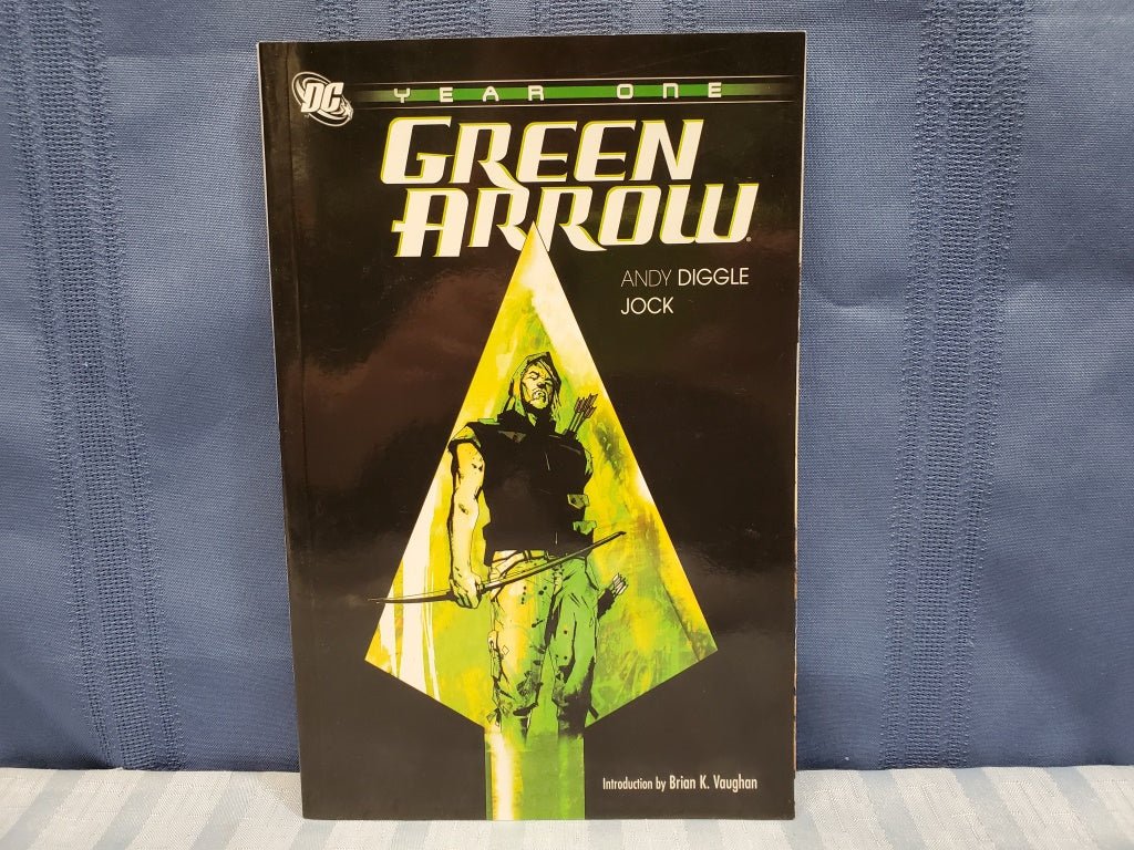 Graphic Novel DC Comics Green Arrow Year One (34457) - Cactus Jax Unique Collectibles