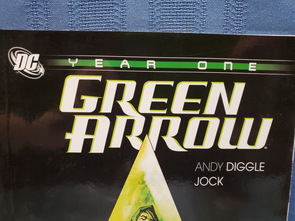 Graphic Novel DC Comics Green Arrow Year One (34457) - Cactus Jax Unique Collectibles