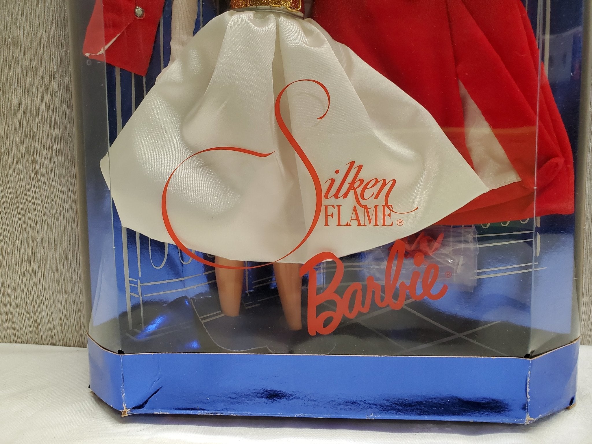 Nostalgic 1997 Silken Flame Barbie (Brunette) [並行輸入品](中古:未